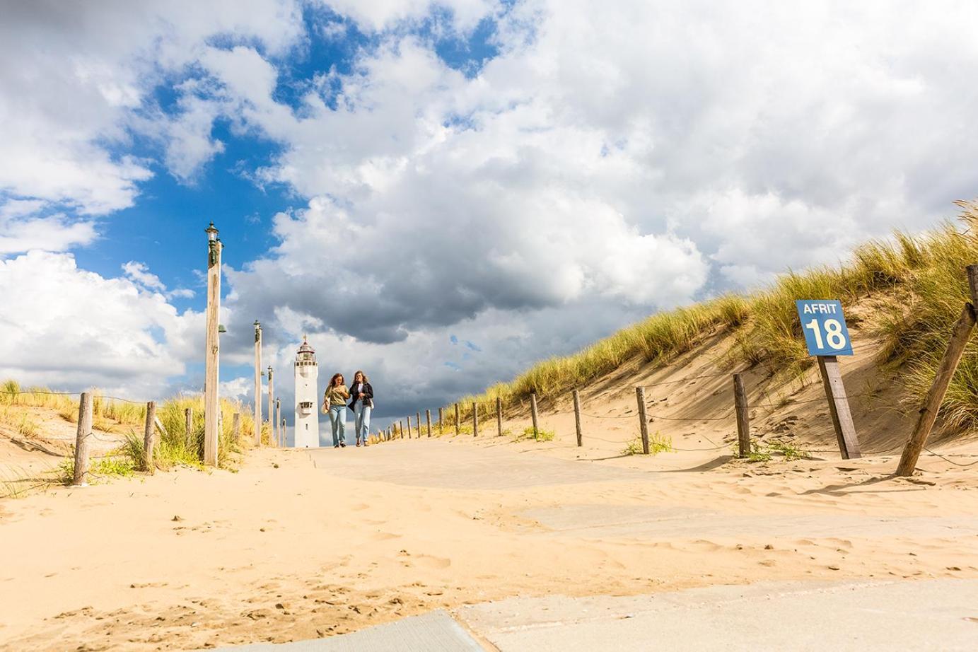Апартаменты Hello Noordwijk - Souterrain Hoogwakersbosstraat 6 Экстерьер фото