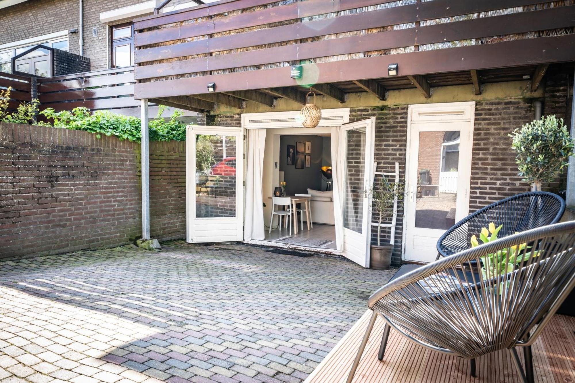 Апартаменты Hello Noordwijk - Souterrain Hoogwakersbosstraat 6 Экстерьер фото