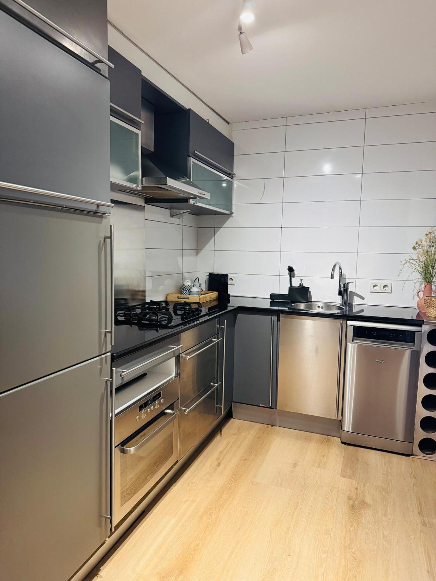 Апартаменты Hello Noordwijk - Souterrain Hoogwakersbosstraat 6 Экстерьер фото
